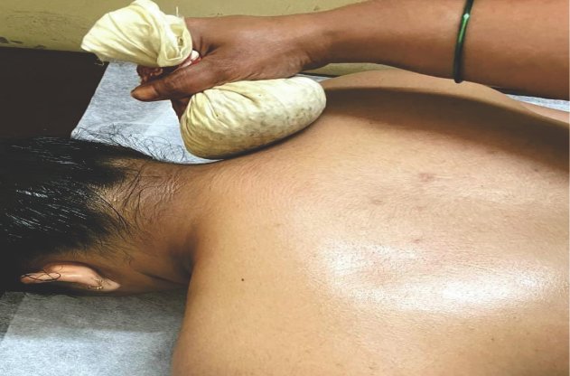 Patra Pottali Swed Ayurvedic Therapy